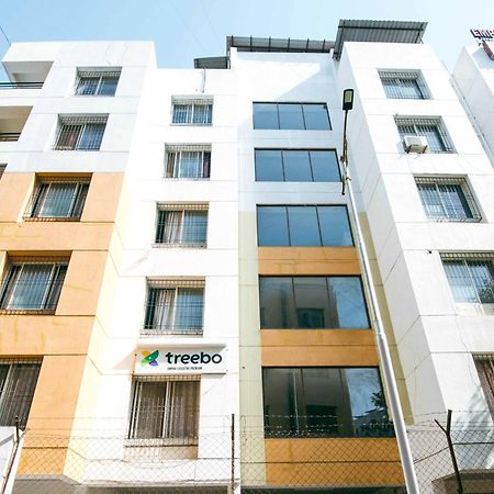 Treebo Empire Executive Premium, Hinjewadi 호텔 힌제와디 외부 사진